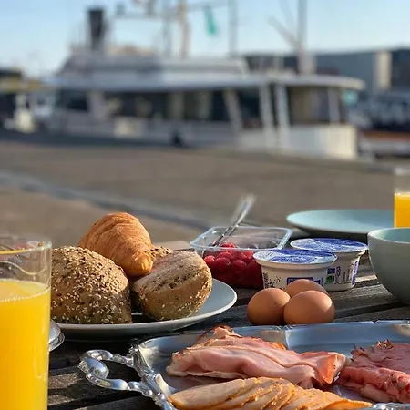 Bbgebouw39 - Op De Rijkswerf Bed & Breakfast 3*