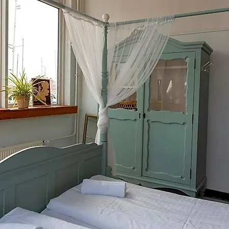 Bbgebouw39 - Op De Rijkswerf Bed & Breakfast 4*