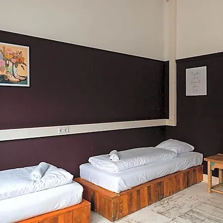 Bbgebouw39 - Op De Rijkswerf Bed & Breakfast 4*