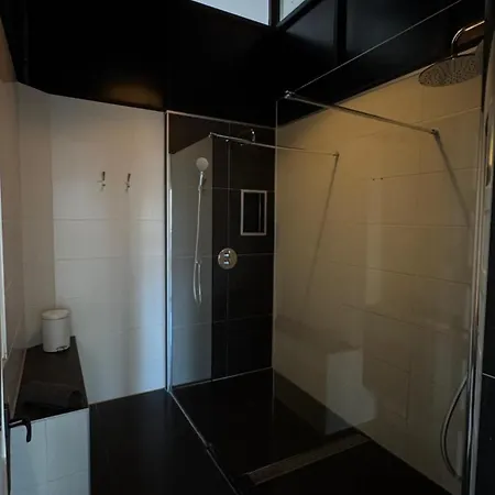 Bbgebouw39 - Op De Rijkswerf 住宿加早餐酒店 3*